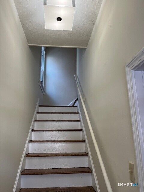 Property Photo:  1946 Chapel Street 2nd Floor  CT 06515 