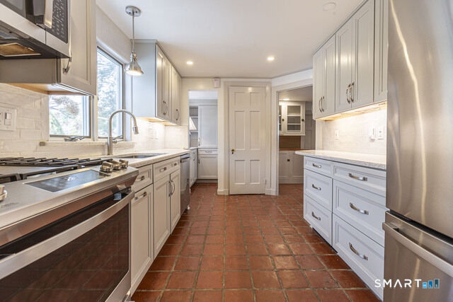 Property Photo: 246 Steele Road CT 06117