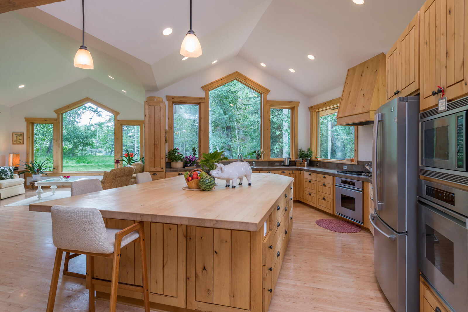 Property Photo: 101 Willow Rd ID 83353