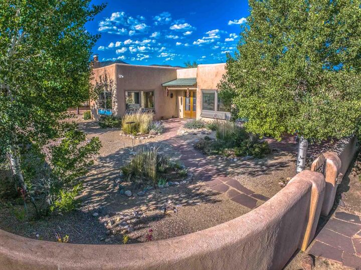 Property Photo:  98 Calle Mirador  NM 87557 