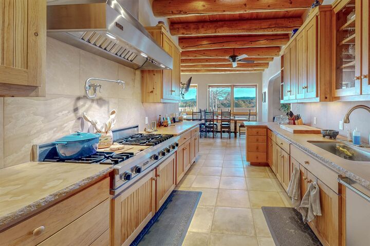 Property Photo:  98 Calle Mirador  NM 87557 