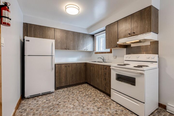 Property Photo:  796 Midland Avenue 1  ON M1K 4E7 