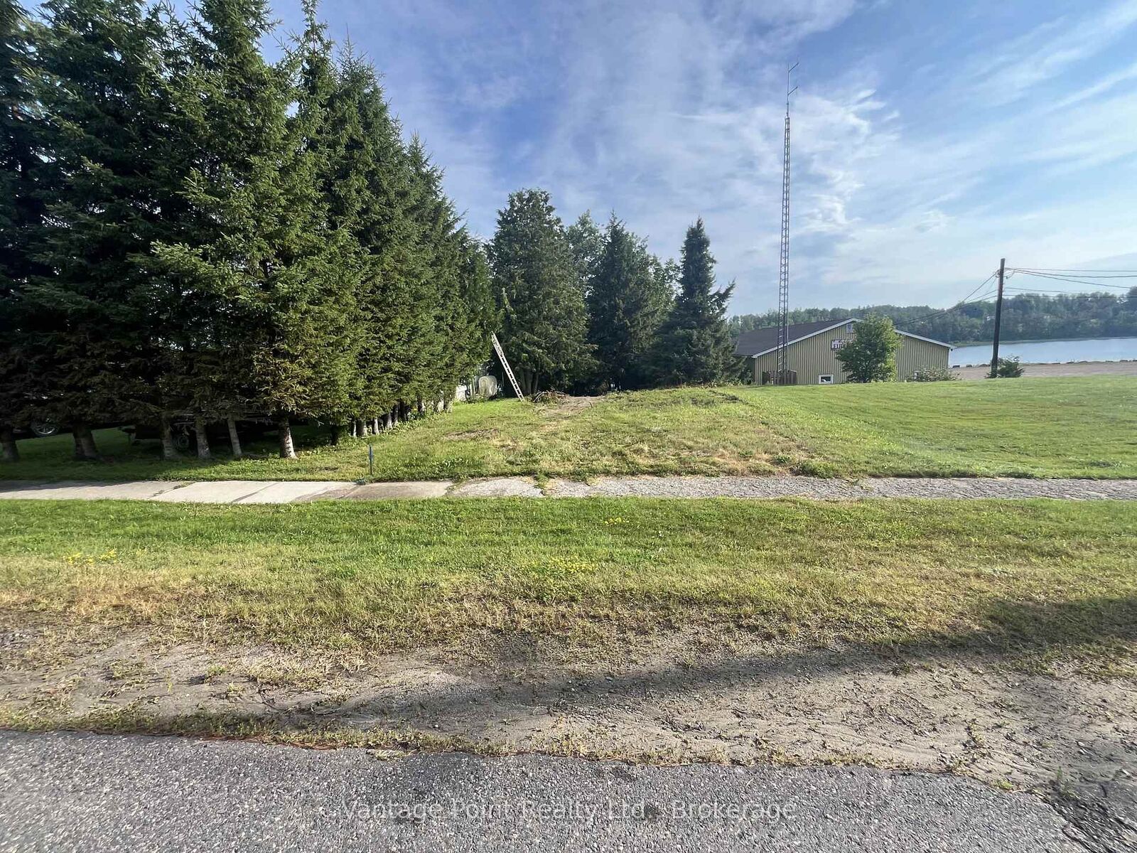 Property Photo:  33 Third Street E  ON P0J 1G0 