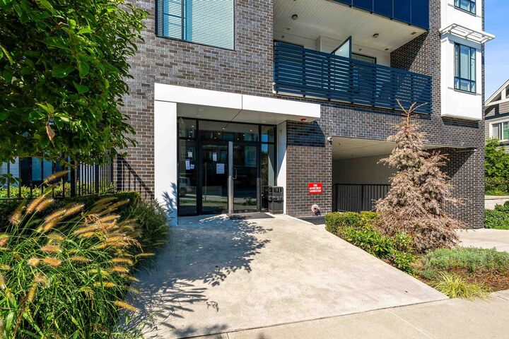 Property Photo: 13623 81A Avenue 507 BC V3W 3N7