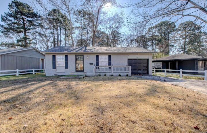 Property Photo:  2911 Wynne Dr  AR 72204 