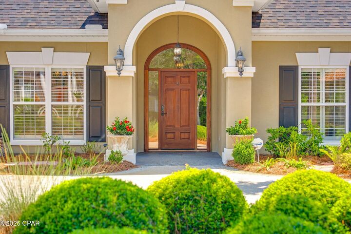 Property Photo: 122 Dragon Circle FL 32408