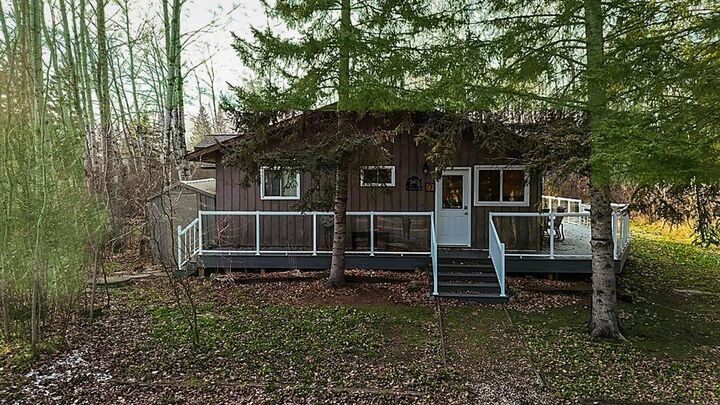 Property Photo:  6 Aspen Place  MB R0J 1N0 