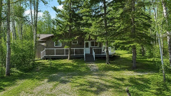 Property Photo:  6 Aspen Place  MB R0J 1N0 