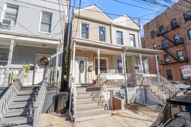 Property Photo:  1111 12hampton Pl  NJ 07201 