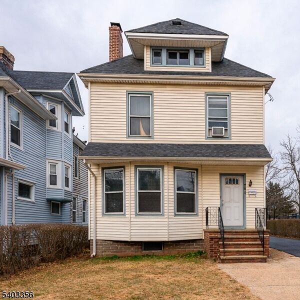 Property Photo:  207 W Grand St  NJ 07202 