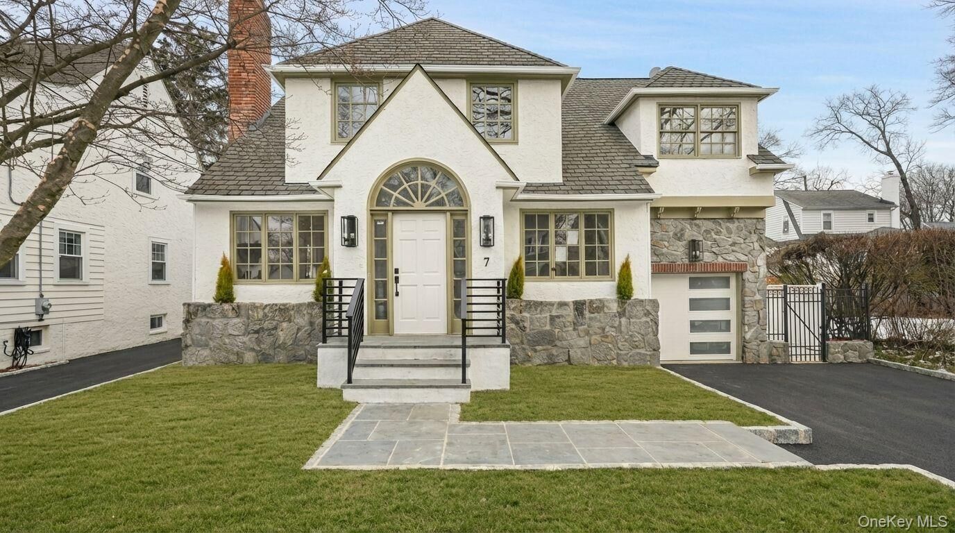 Property Photo:  7 Fernwood Avenue  NY 10580 