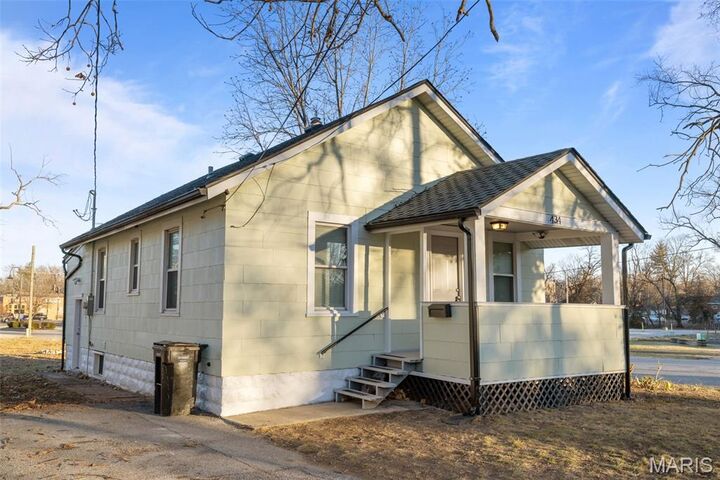Property Photo:  434 Harrison Avenue  MO 63135 