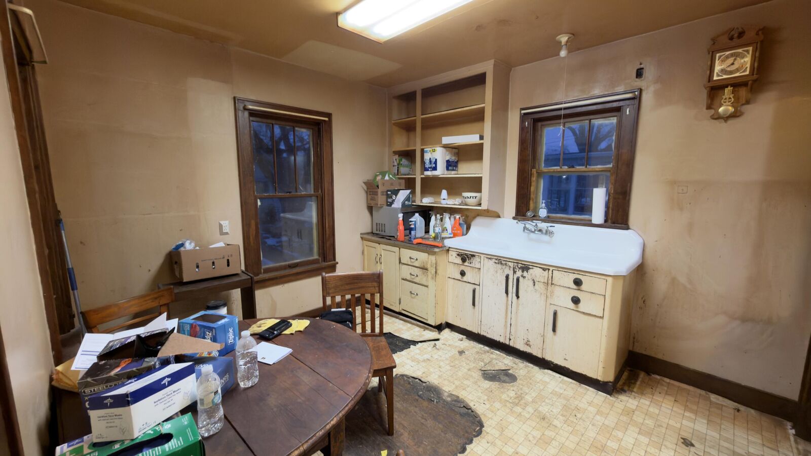 Property Photo:  256 Robert St  WI 53105 