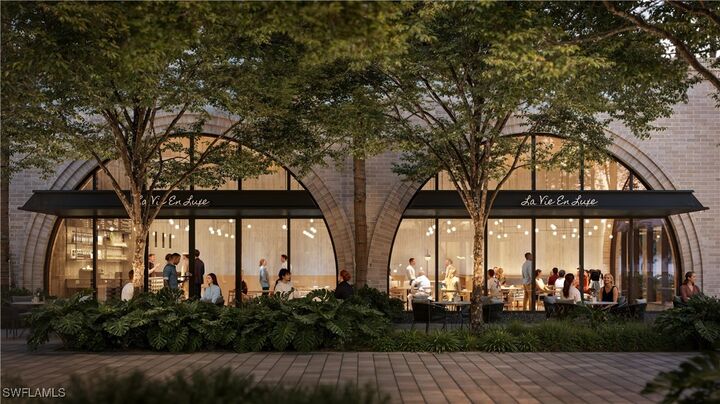 Property Photo: 1010 5th Avenue S 201 FL 34102