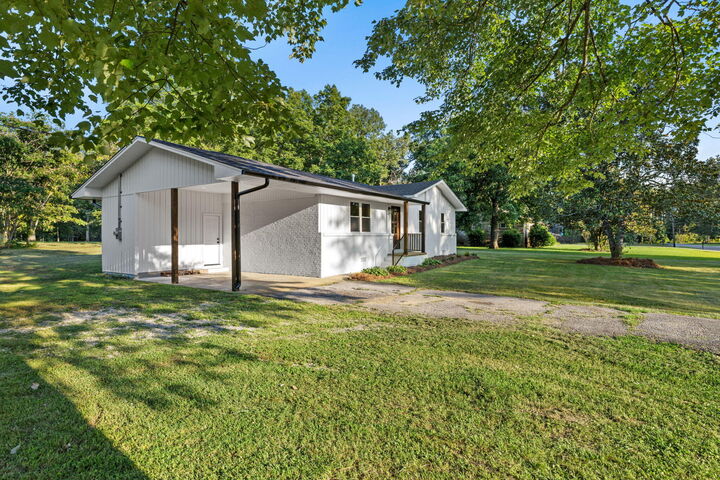Property Photo:  17 County Road 233  MS 38834 