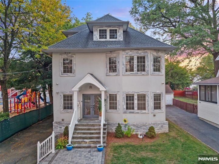 Property Photo:  81 Fairmount Avenue  NJ 07601 