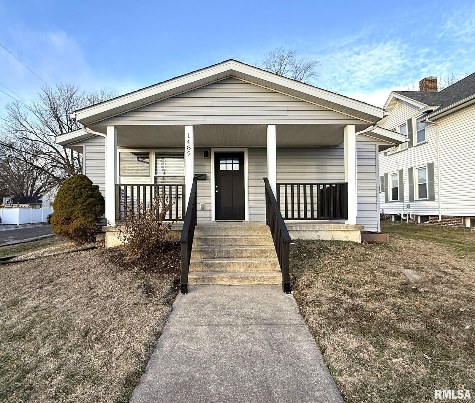 Property Photo:  1489 W Main Street  IL 61401 