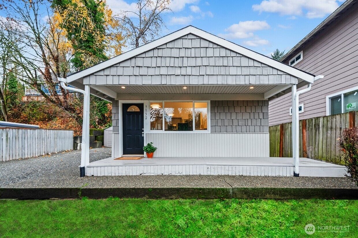 Property Photo: 7552 21st Avenue SW WA 98106