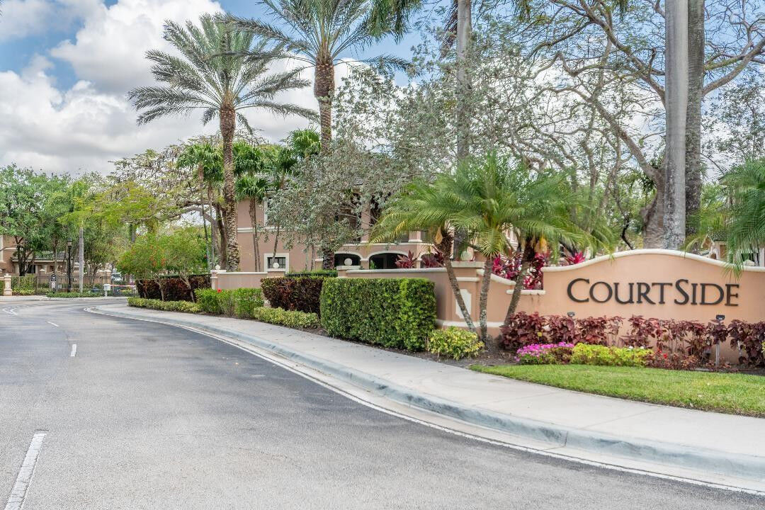 Property Photo:  2620 Center Court Drive 1-27  FL 33332 