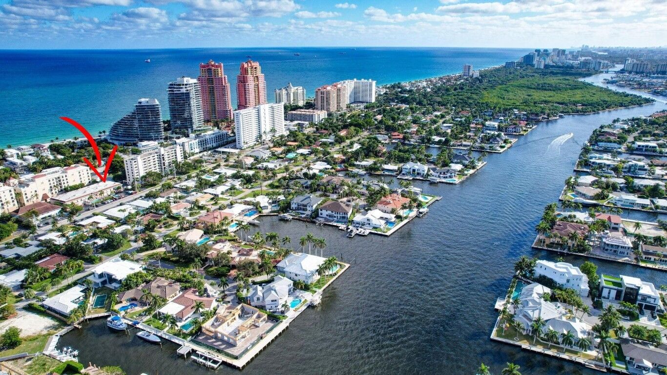 Property Photo:  2400 NE 33rd Avenue 212  FL 33305 