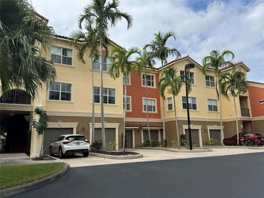 Property Photo:  4602 SW 160th Avenue 516  FL 33027 