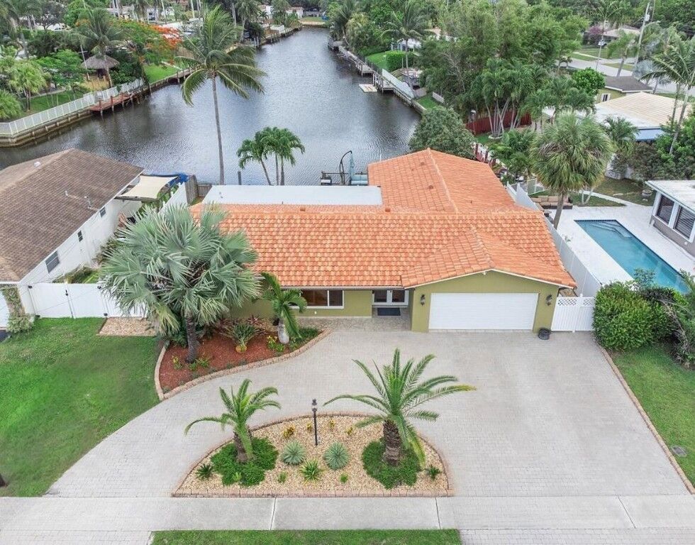 Property Photo: 1321 SW 57th Avenue FL 33317