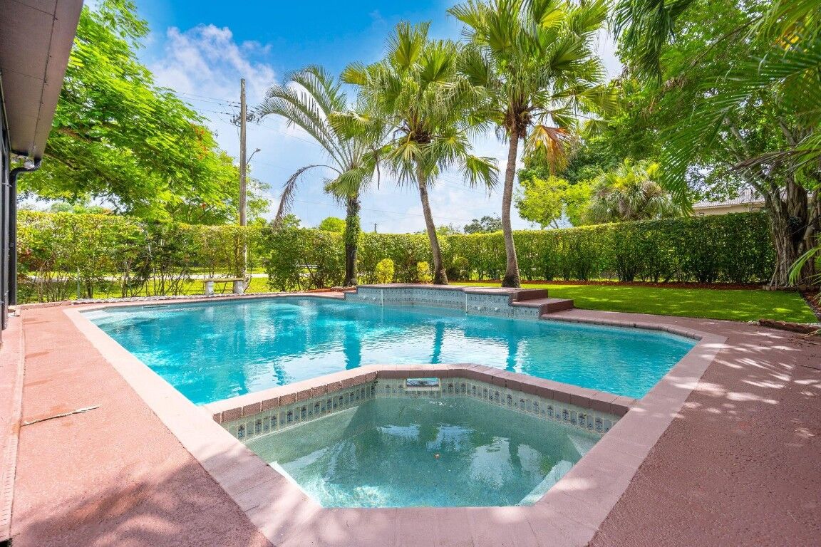 Property Photo:  3981 NW 81st Terrace  FL 33065 