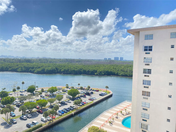 Property Photo: 400 Kings Point Drive 1423 FL 33160
