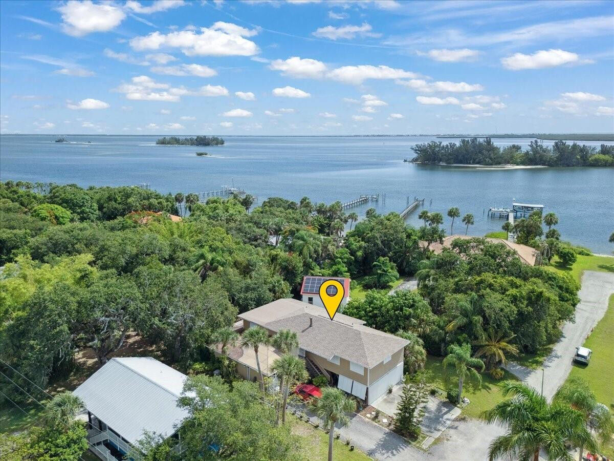 Property Photo:  6570 114th Lane  FL 32958 