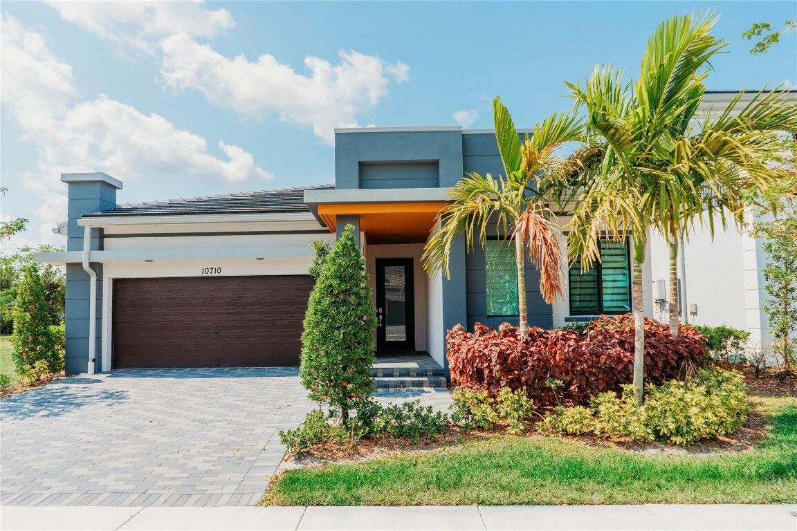 Property Photo:  10710 Aqua Court  FL 33076 