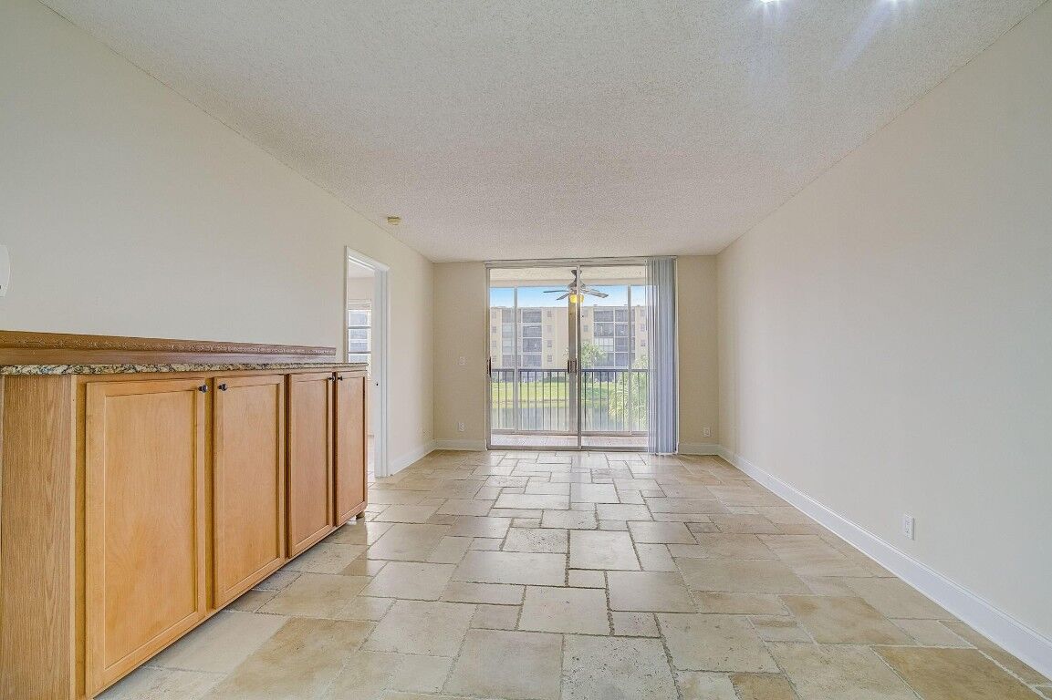 Property Photo:  7940 NW 50th Street 203  FL 33351 