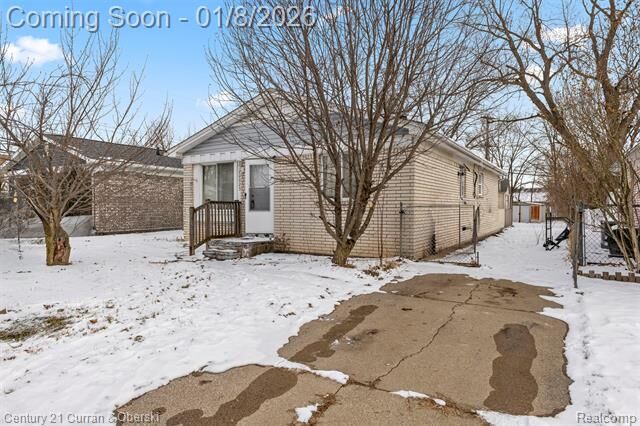 Property Photo:  20023 Syracuse Avenue  MI 48174 