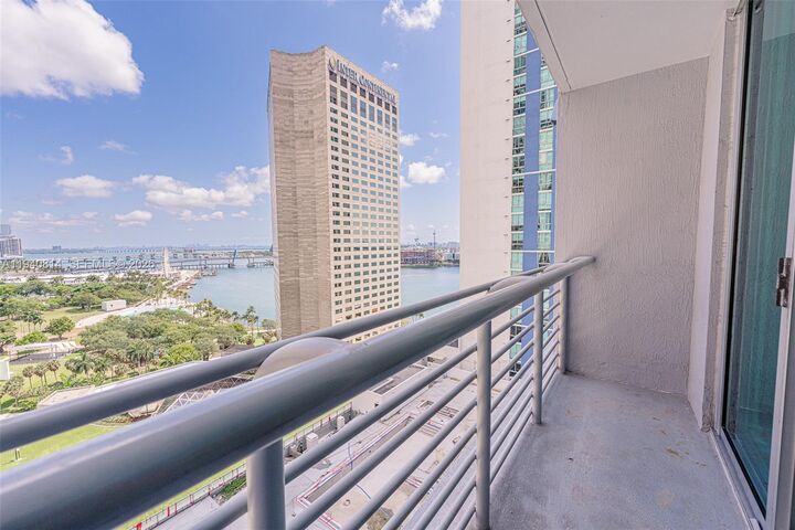 Property Photo:  325 S Biscayne Blvd 2420  FL 33131 