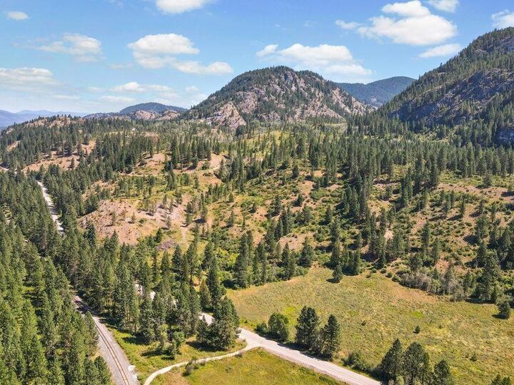 Property Photo: 3850 N Hwy 25 Hwy WA 99157