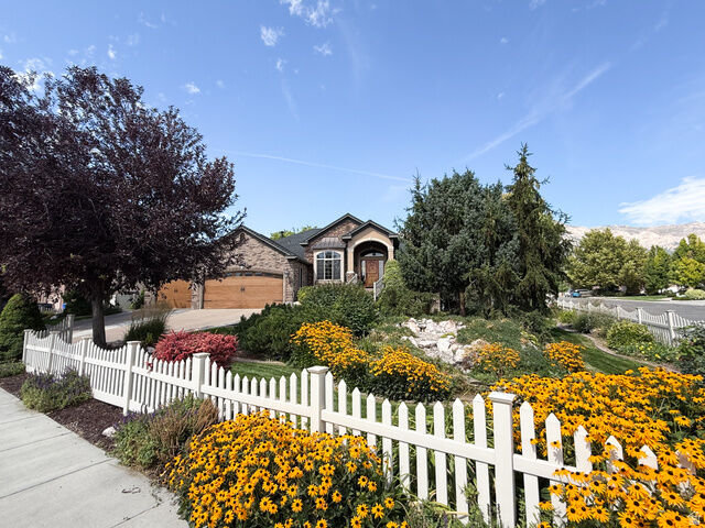 Property Photo:  1076 W Mountain Orchard Dr  UT 84414 