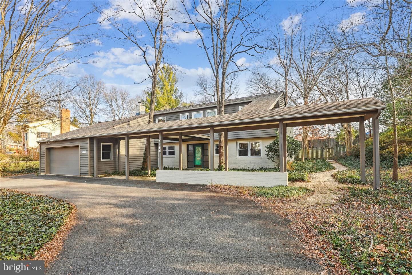 Property Photo:  6154 Beachway Drive  VA 22041 