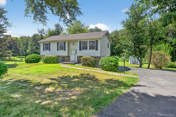 Property Photo:  323 S Ohioville Road  NY 12561 