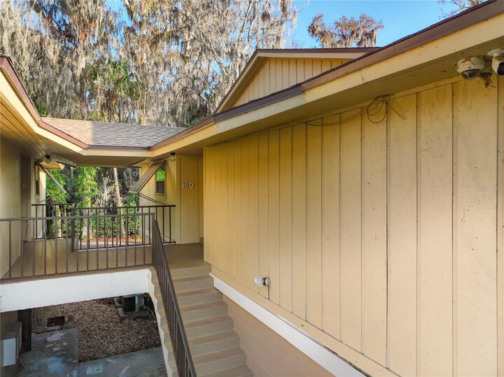 Property Photo:  130 Jasmine Woods Court 10D  FL 32725 