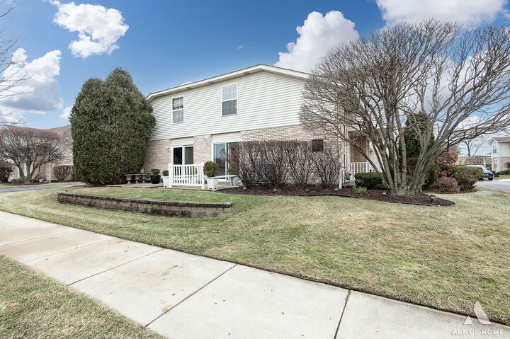 Property Photo:  7418 Linden Drive  IL 60458 