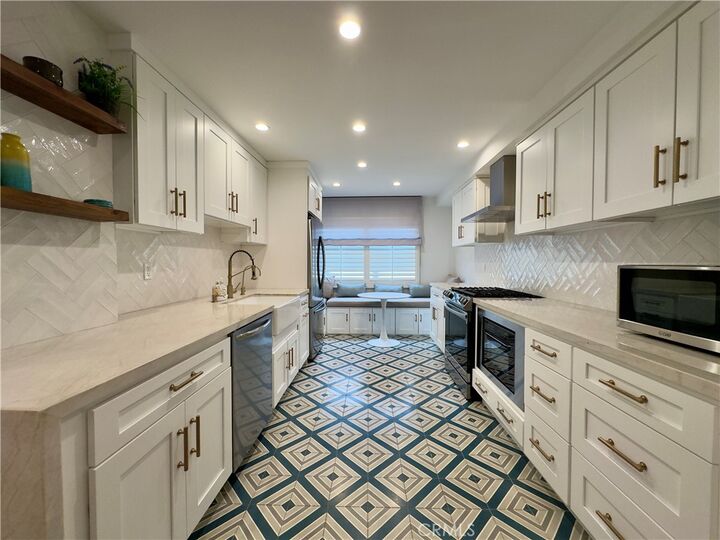 Property Photo:  5533 Edward E Horton Lane 3  CA 91316 