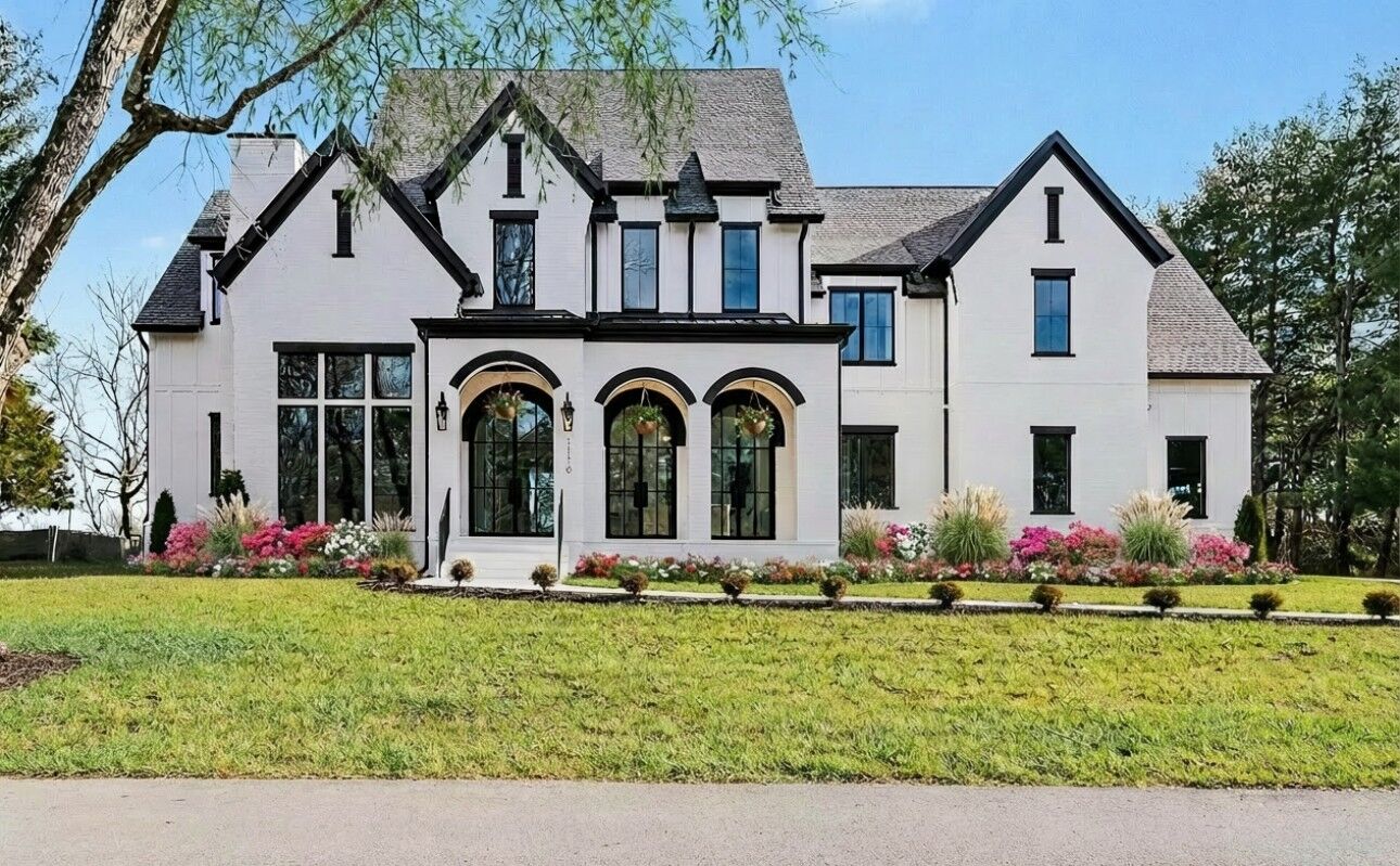 Property Photo:  1110 Lipscomb Dr  TN 37027 