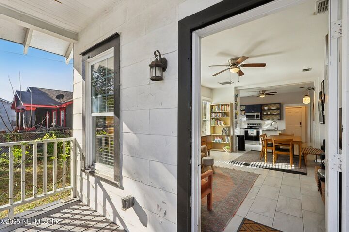 Property Photo: 646 Day Avenue FL 32205