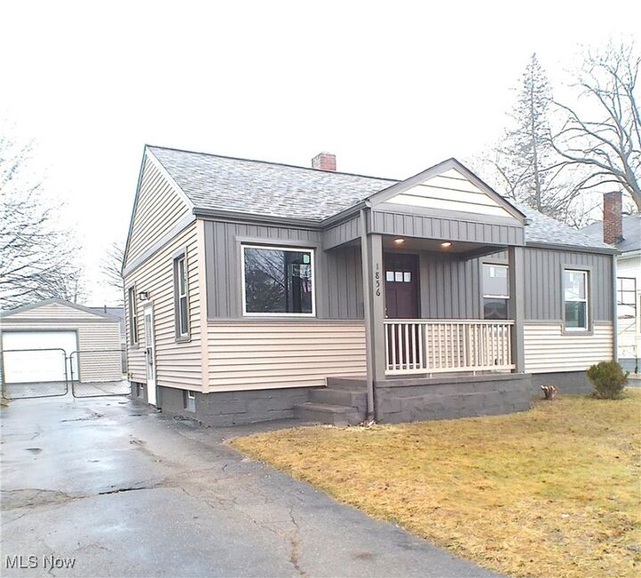 Property Photo:  1856 Sheridan Avenue NE  OH 44483 