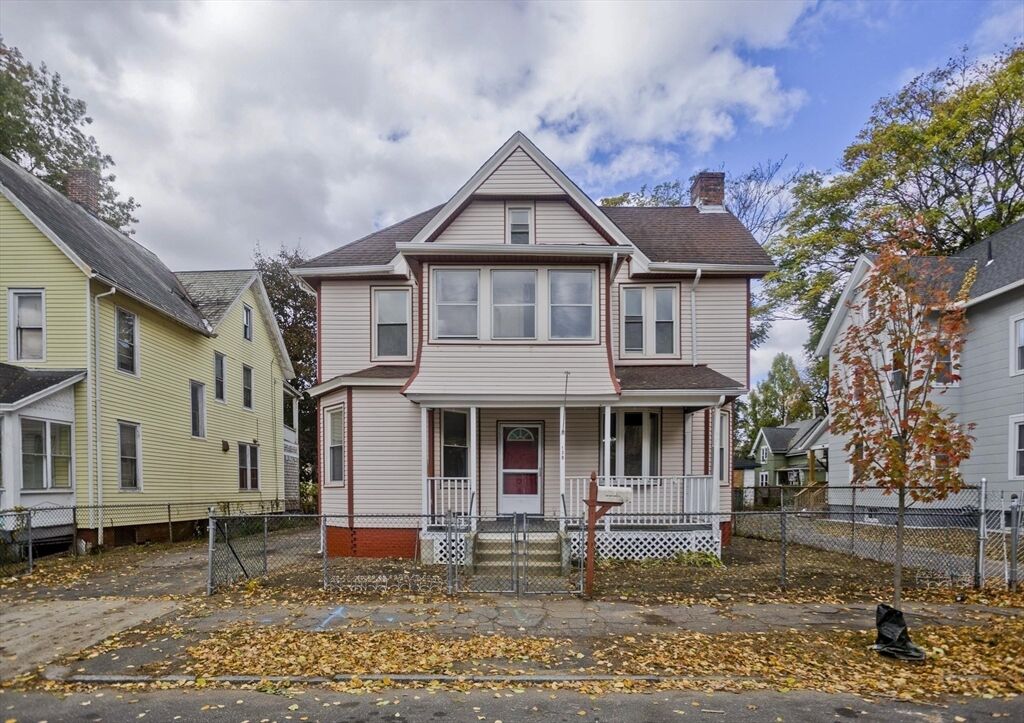 Property Photo:  130 Bowles St 1  MA 01109 