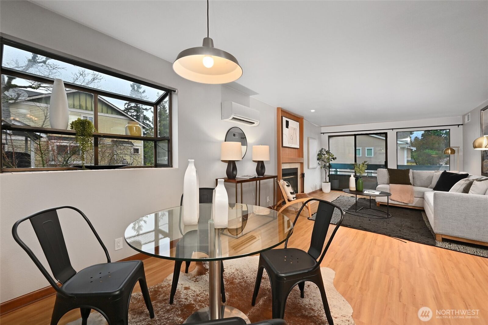 Property Photo:  12300  33rd Ave  NE 204  WA 98125 