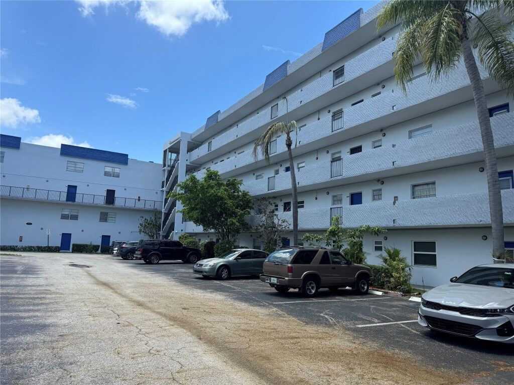 Property Photo:  7521 NW 16th Street 4507  FL 33313 