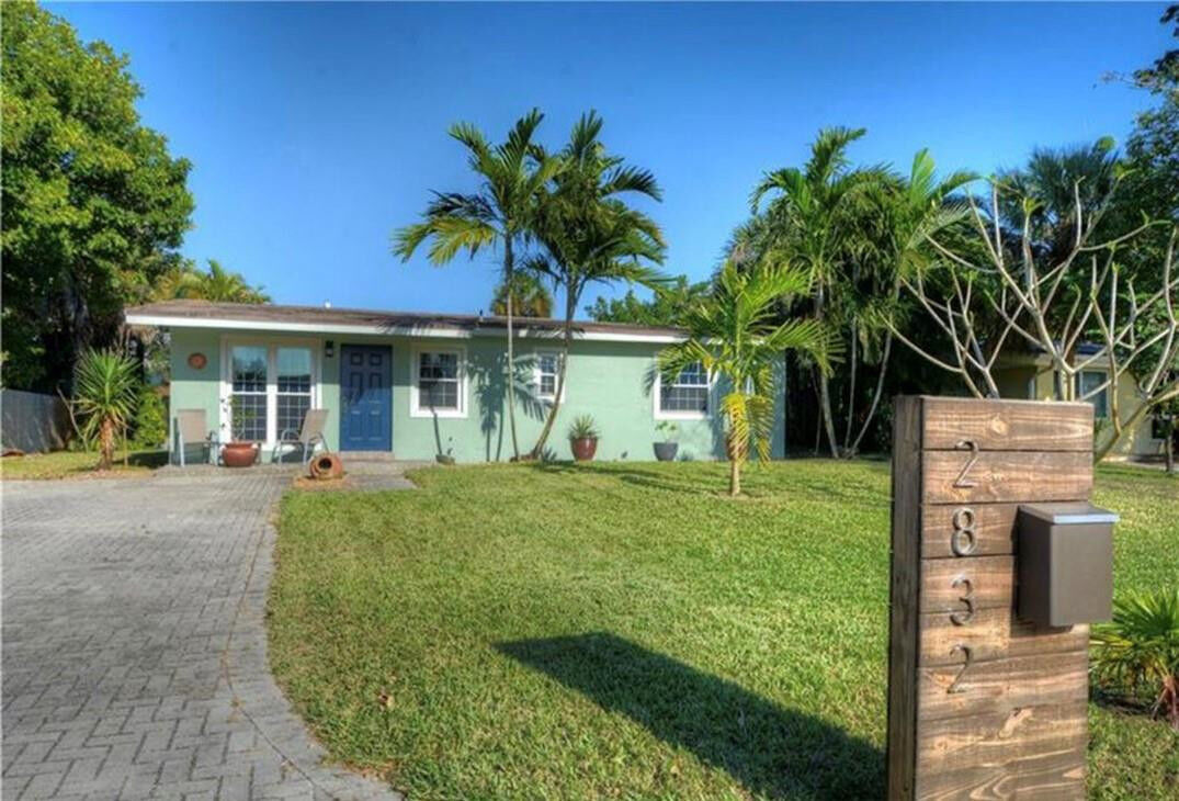 Property Photo:  2832 NW 3rd Avenue  FL 33311 