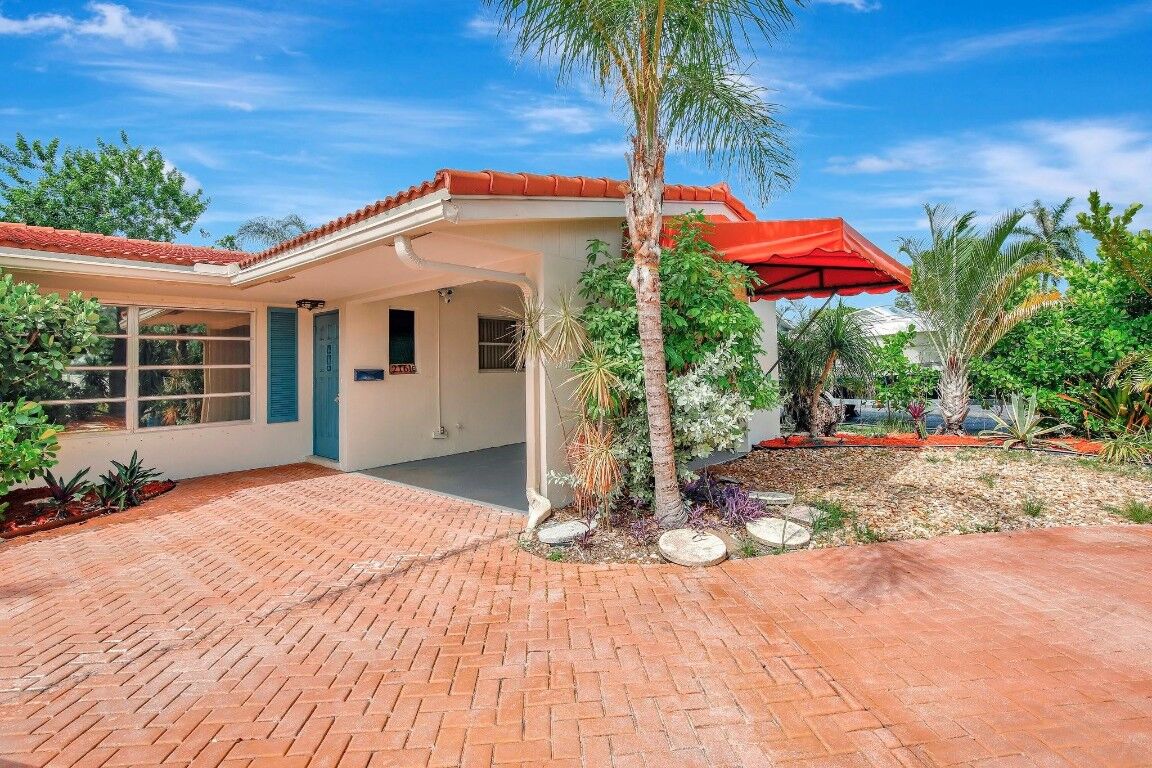 Property Photo:  2161 NE 51 Court  FL 33308 