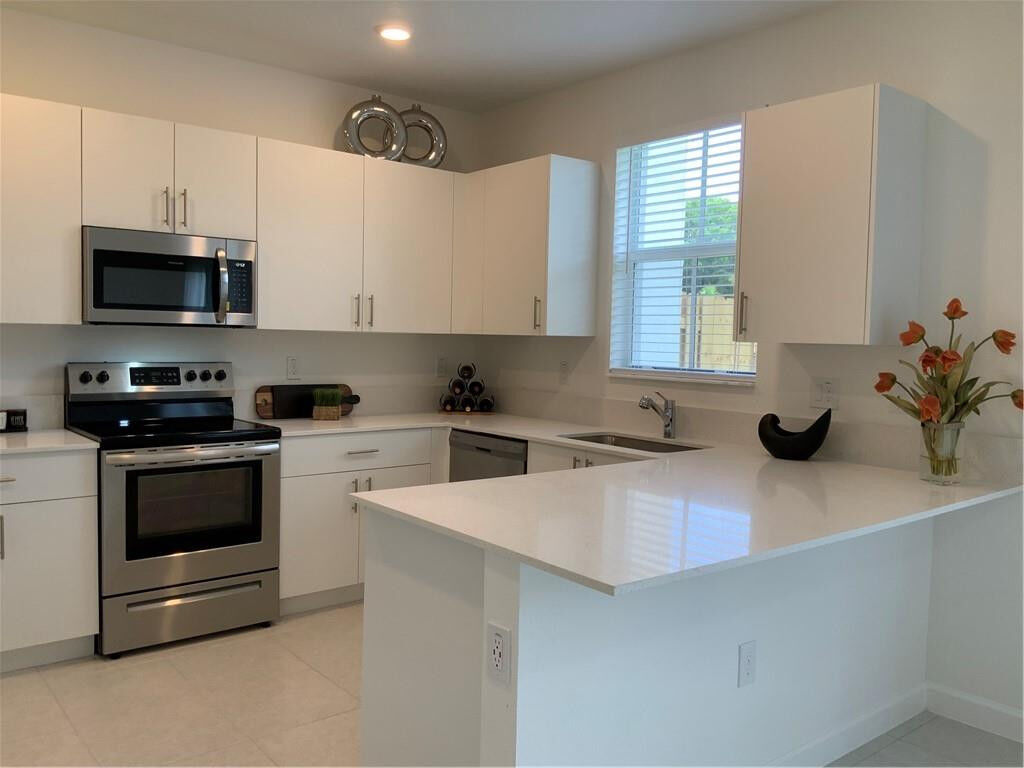 Property Photo: 4662 NW 120th Way FL 33076