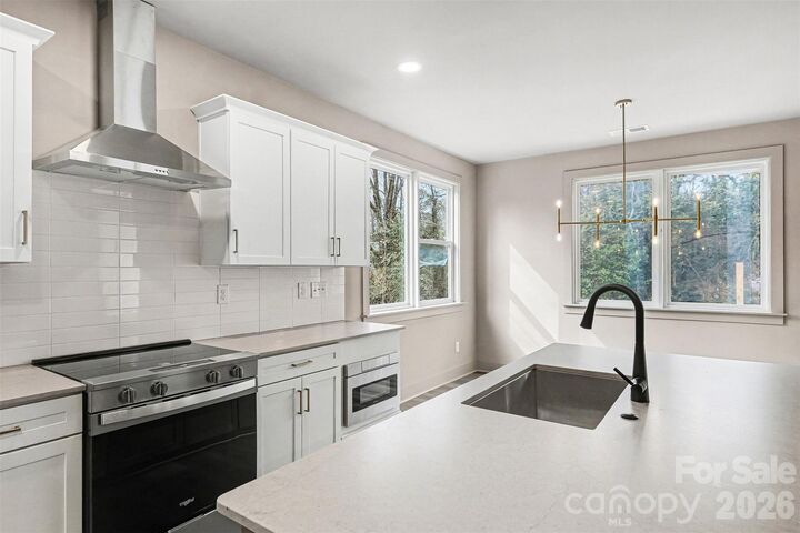 Property Photo:  2418 Crestview Drive  NC 28216 